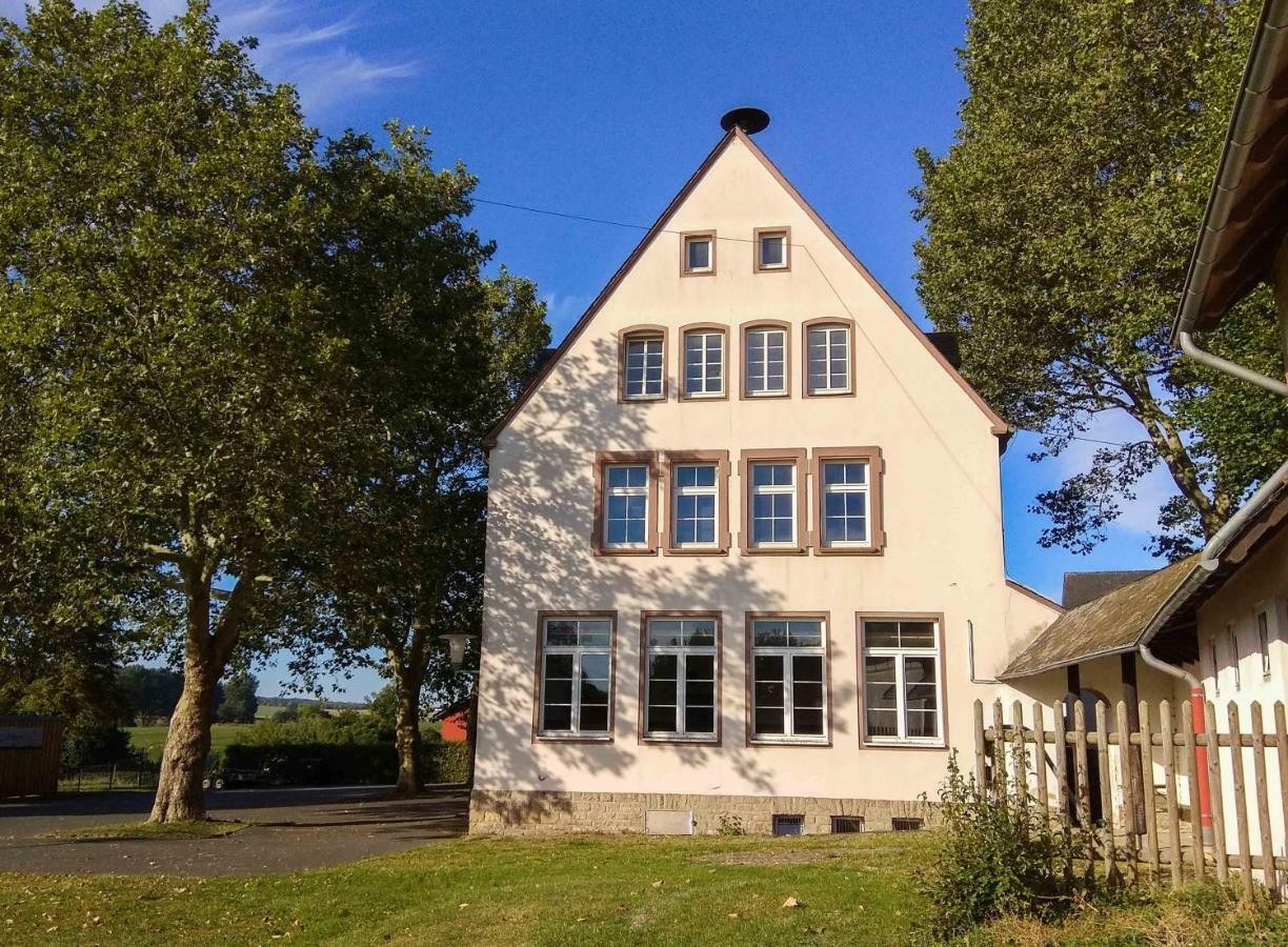 Alte Schule Gaestehaus - The Principal'S Rooms Appartment Bitburg Exteriör bild